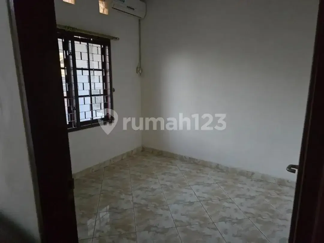 Bebas Banjir, Rumah, 2 Lantai, di Pemogan Dibawah Harga Pasar - Image 6 of 10