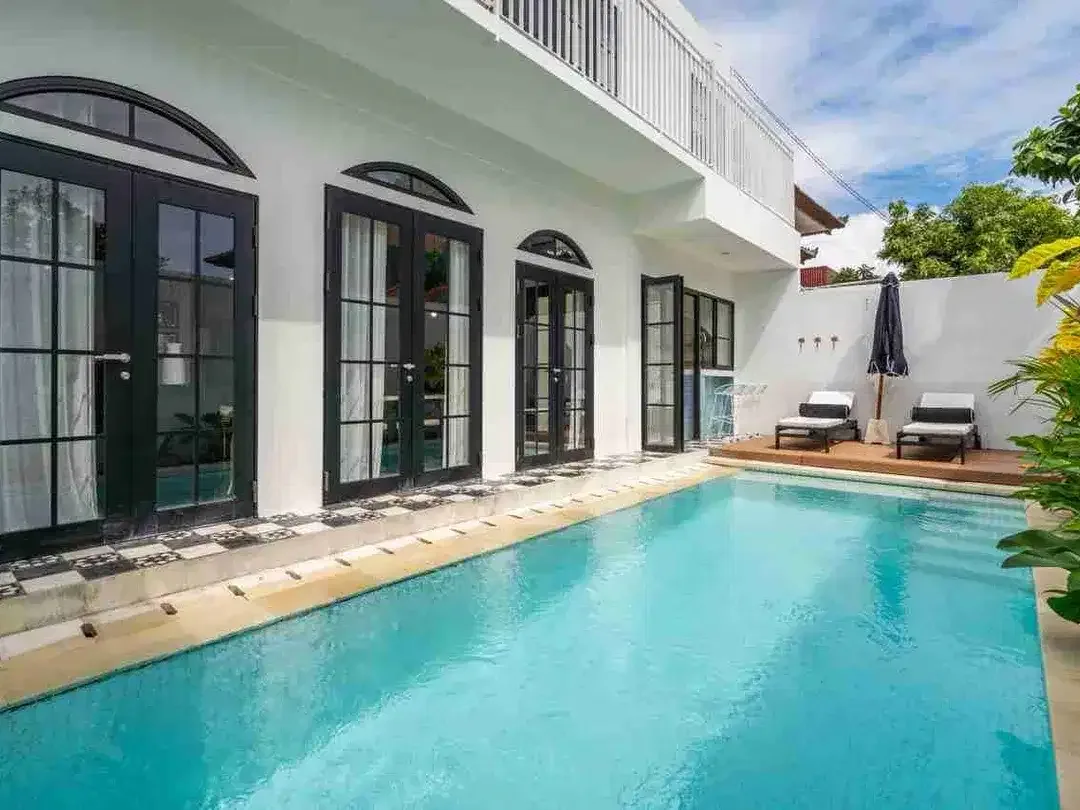 dijual villa modern lantai 2 lokasi sanur - Image 1 of 9