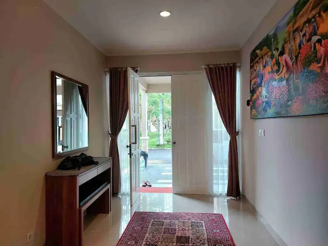 Rumah Cantik Full Furnished 4BR Harvestland Jimbaran - Image 2 of 10