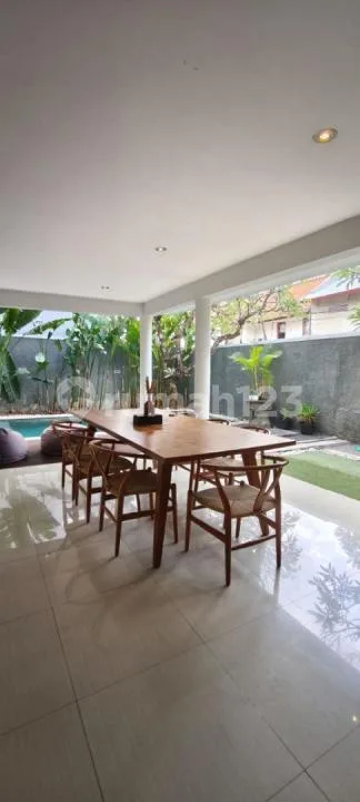 Dijual Hunian Mewah Furnished Bebas Banjir di Seminyak Bali - Image 1 of 4