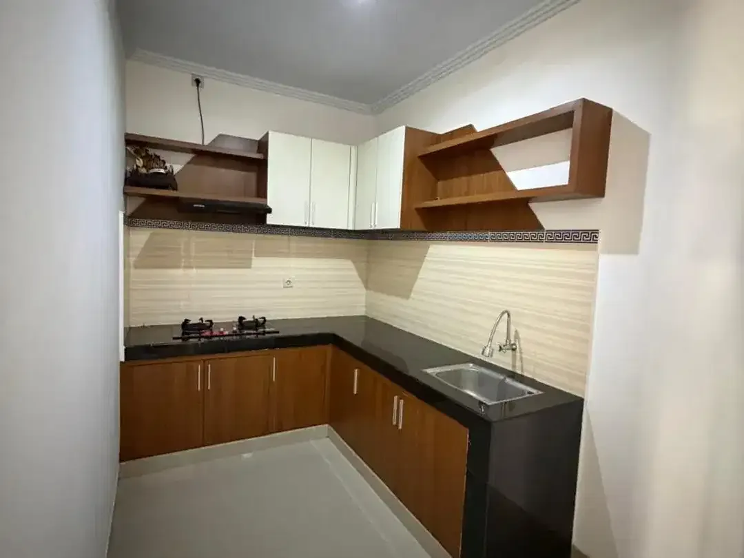 Dijual Rumah 2 Lantai 3 KT di Kesiman - Image 2 of 10
