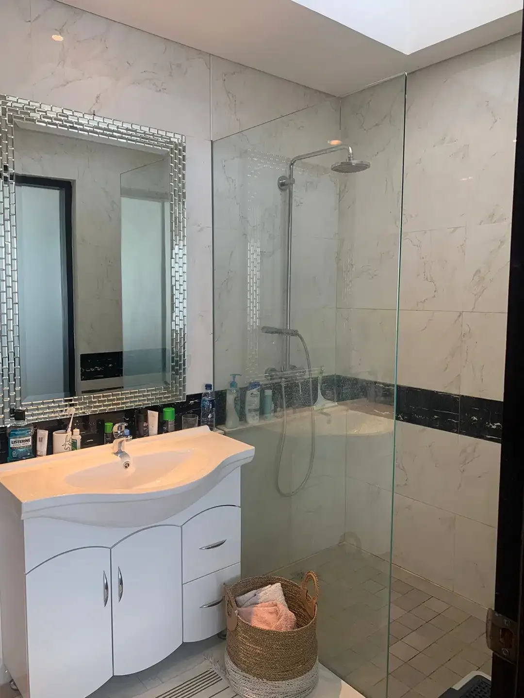 Rumah Minimalis Fully Furnished Lokasi Kerobokan Denpasar - Image 4 of 10