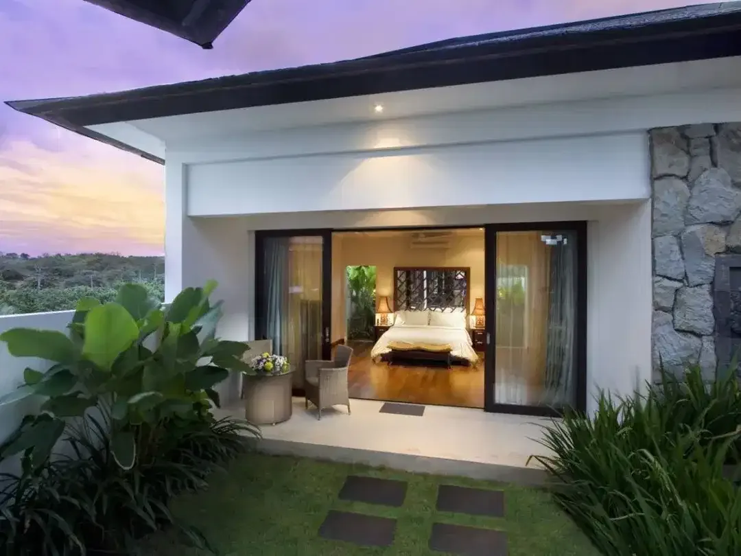 BEACHFRONT VILLA FOR YEARLY RENT IN NUSA DUA - Image 3 of 9