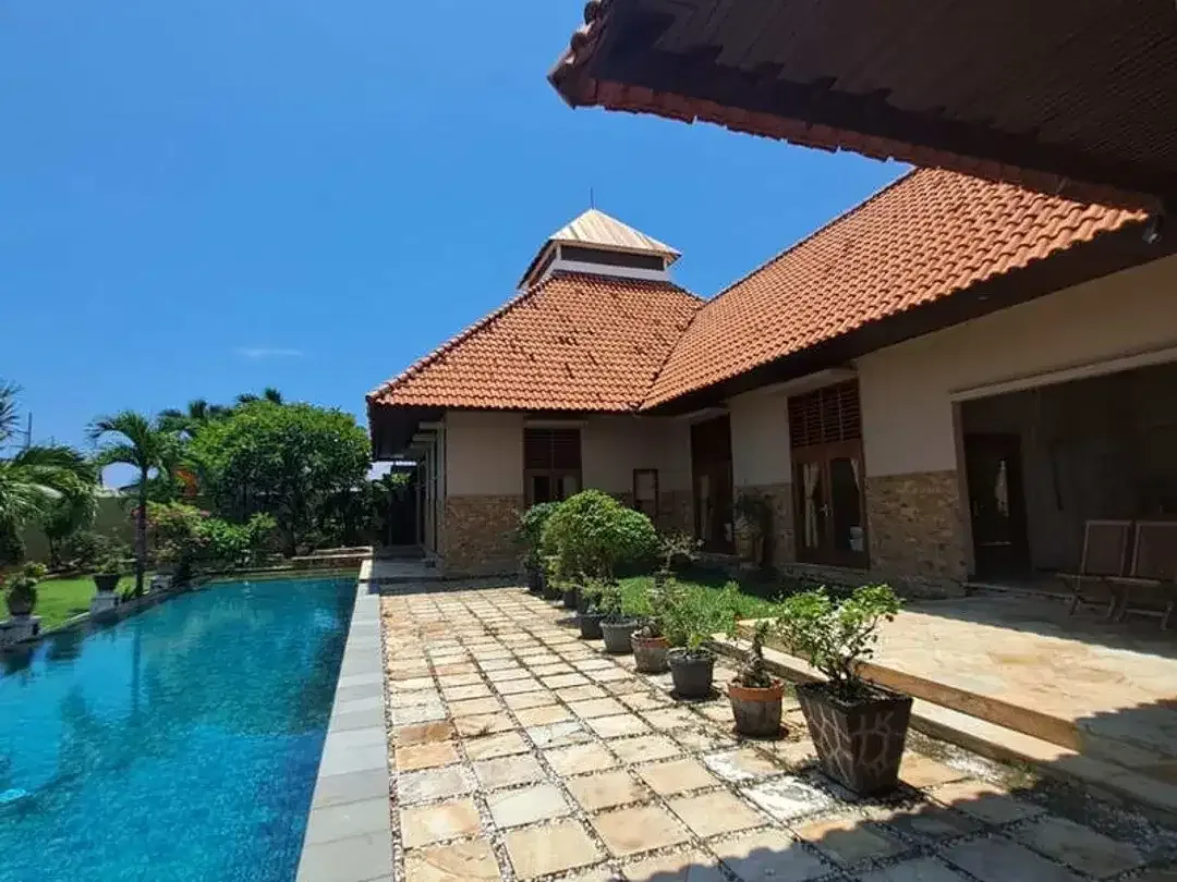 Tranquil Freehold Villa in Sanur with Spacious Living Areas and Pool - Image 3 of 10