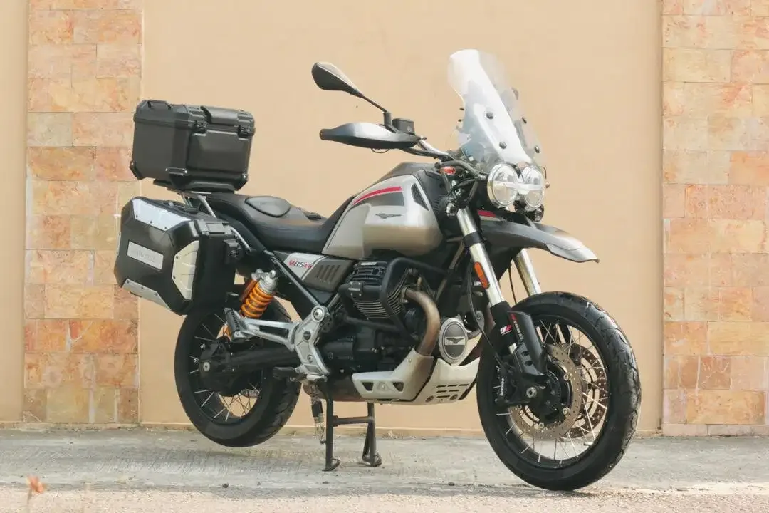 Moto Guzzi V85 Travel 2022 mulus Africa twin Versys 1000 BMW GS K51 - Image 4 of 4