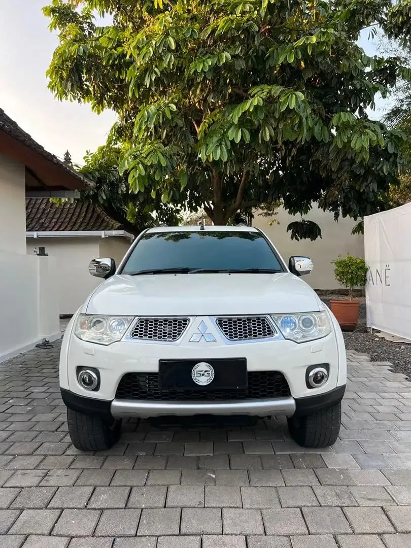 MITSUBISHI PAJERO SPORT DAKAR 4x4 2014 PMK DIESEL AT PUTIH - Image 2 of 10