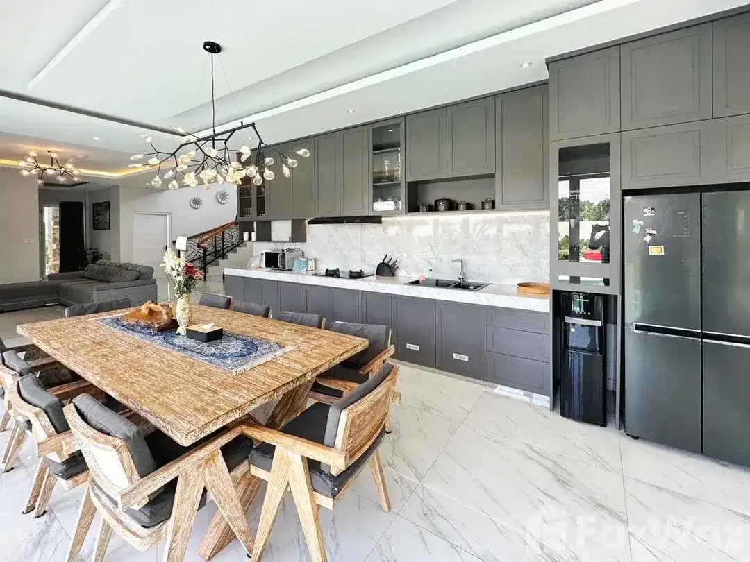 5 Bedroom Villa for sale in Mengwi, Bali - Image 3 of 10