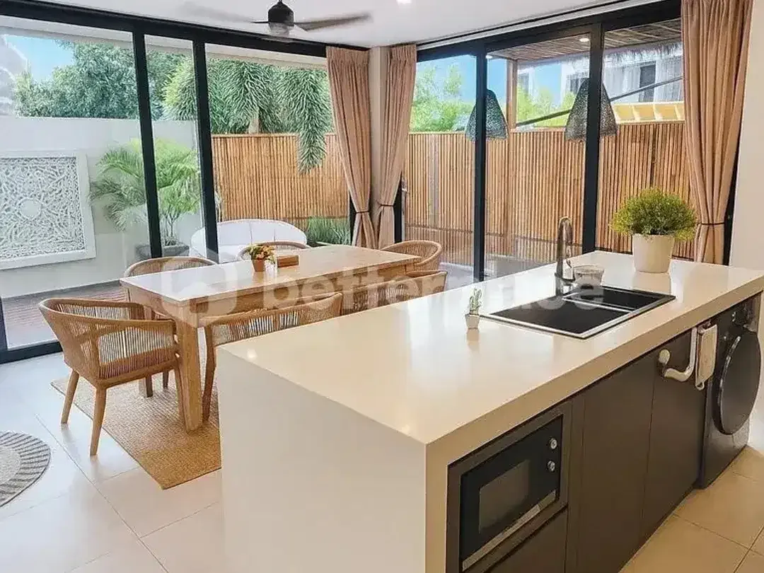 Modern Ready Villa in Batu Bolong, Canggu 4 Bedrooms Just 5 Minutes from the Beach - Image 4 of 10