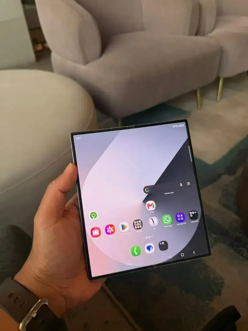 Samsung Fold 6 256gb - Image 2 of 3