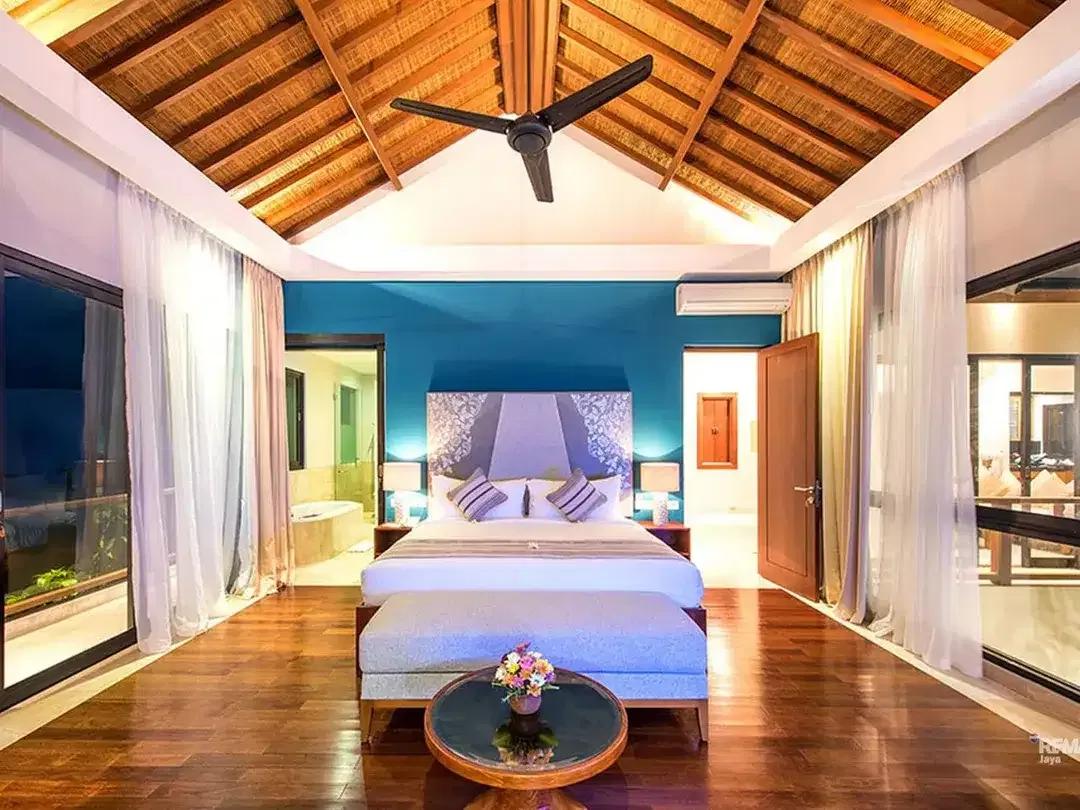 Villa with comfortable furniture for sale in Kuta Selatan. - Image 1 of 10