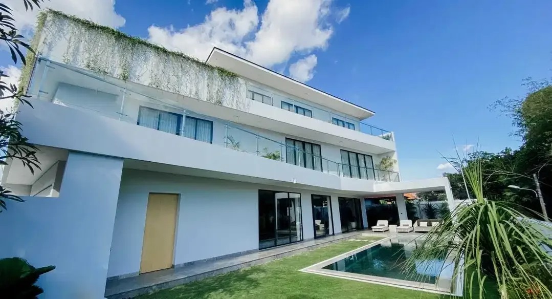 DIJUAL/DISEWAKAN VILLA LUXURY VIEW SAWAH & SUNSET DI PERERENAN - Image 1 of 10