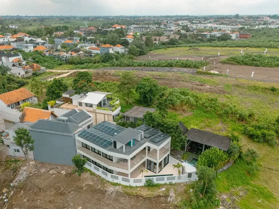 Solar-Powered Smart Luxury Villa in Tumbak Bayuh Pererenan - Image 4 of 10