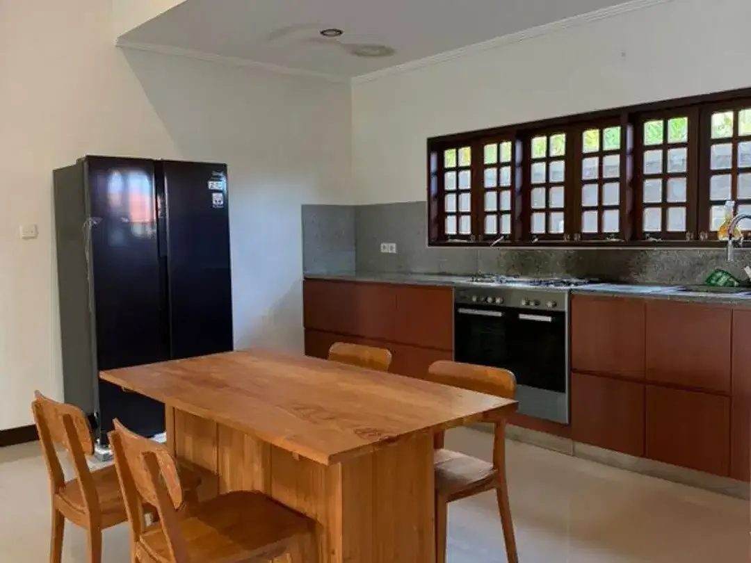 Rumah Modern Fully Furnished Dijual di Canggu dengan Private Pool - Image 4 of 7