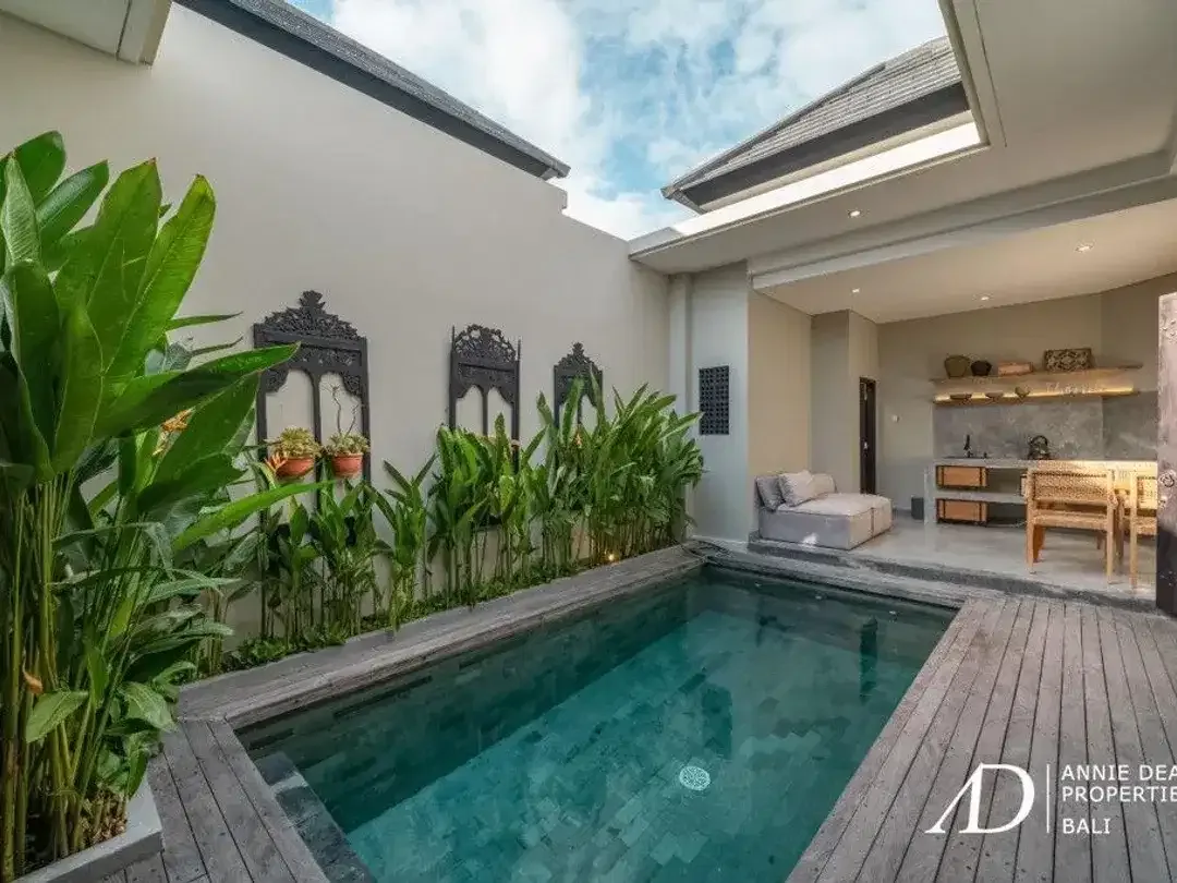 LEASEHOLD SINGLE LEVEL 2-BEDROOM VILLA IN UMALAS - Image 2 of 10