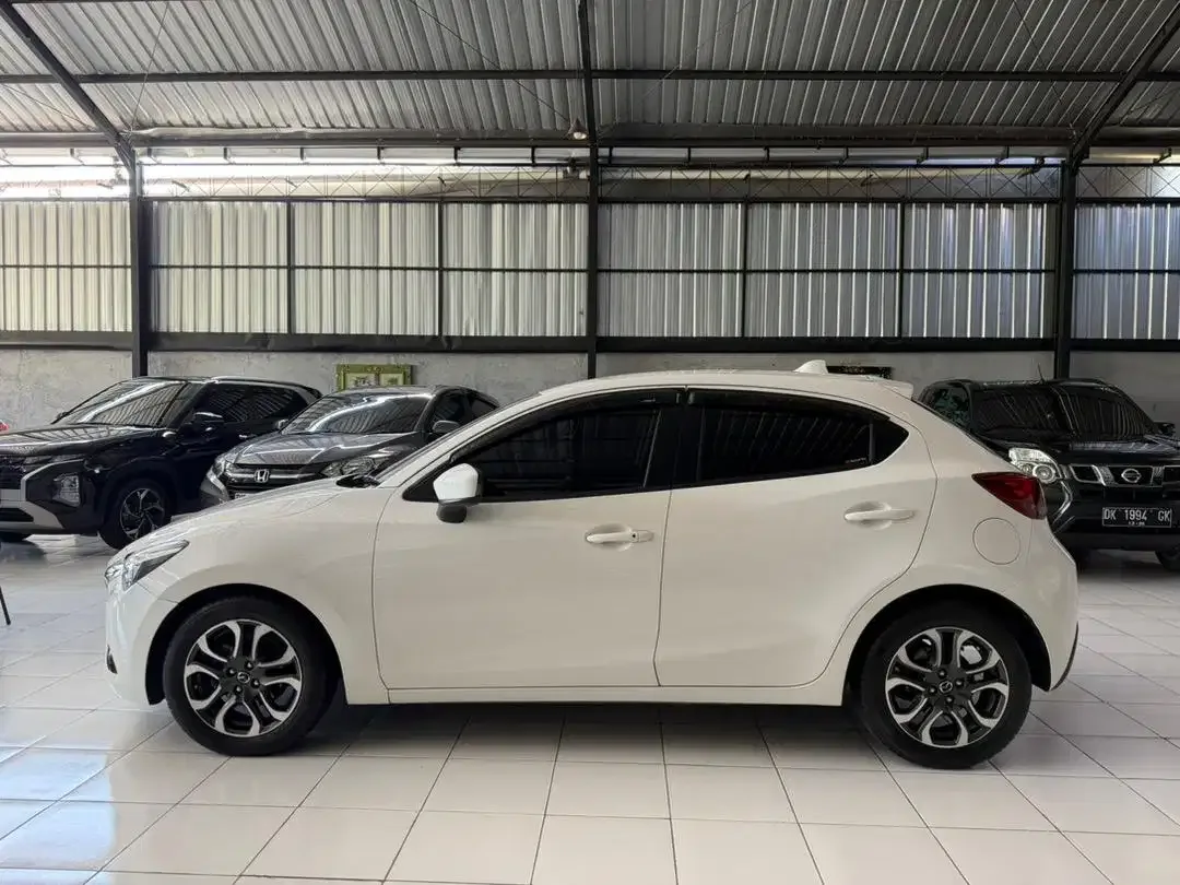 Mazda 2 R Skyactiv 2015 - Image 6 of 9
