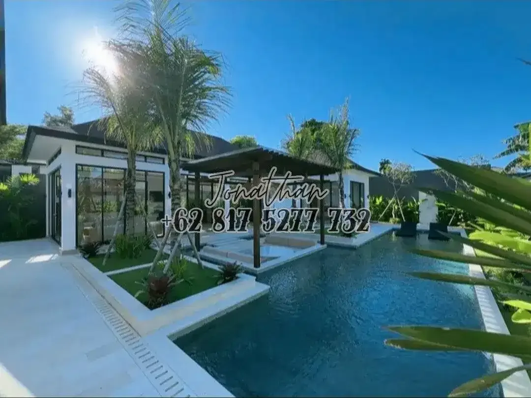 Disewa Leasehold Villa Baru 3 Kamar Kolam Renang Full Furnished di Ungasan Bali 24 Tahun - VSKHE - Image 1 of 10