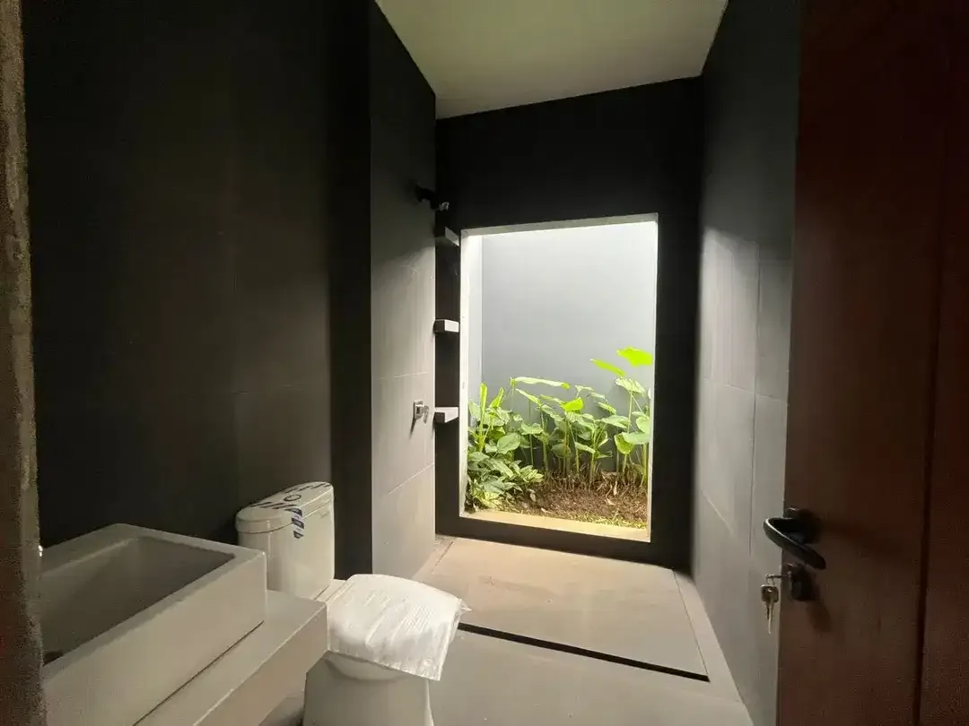 FOR SALE | VILLA MODERN MINIMALIST – INDUSTRIAL TROPICAL Villa eksklusif dengan desain modern minimalis berpadu sentuhan industrial tropis - Image 9 of 10