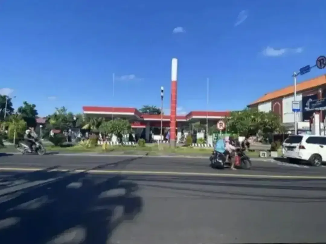 Tanah Komersial Bisnis Jl Raya Kuta - Image 2 of 10