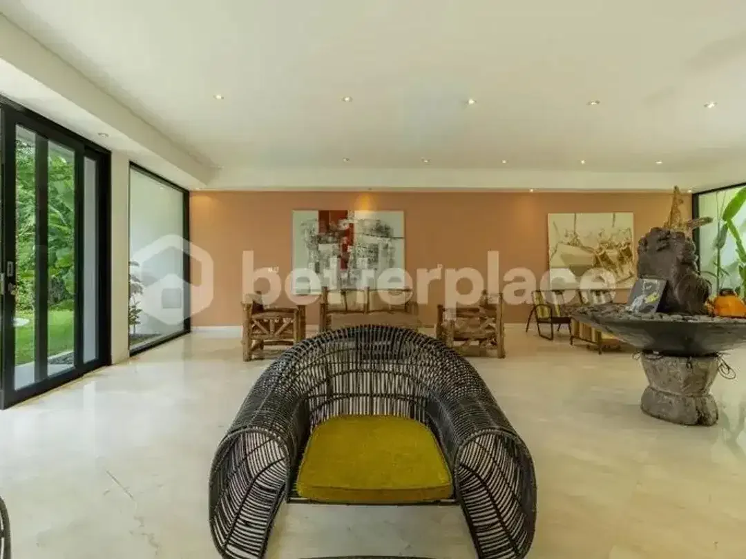 Rare Freehold Masterpiece in Tegalalang — A Six-Bedroom Jungle Retreat Set on 2,500 sqm of Land with Infinity Pool and Unmatched Investment Appeal - Image 7 of 10