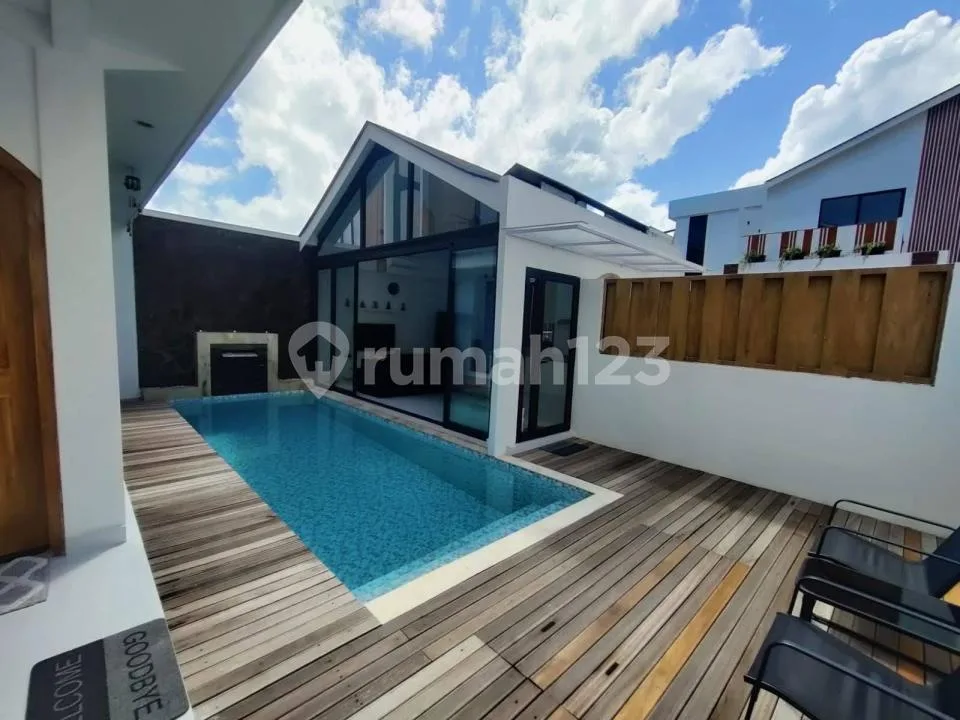 Dijual Luxury Villa Walking Distance Nuanu Beach, Jalan Pantai Nyanyi, - Image 1 of 4