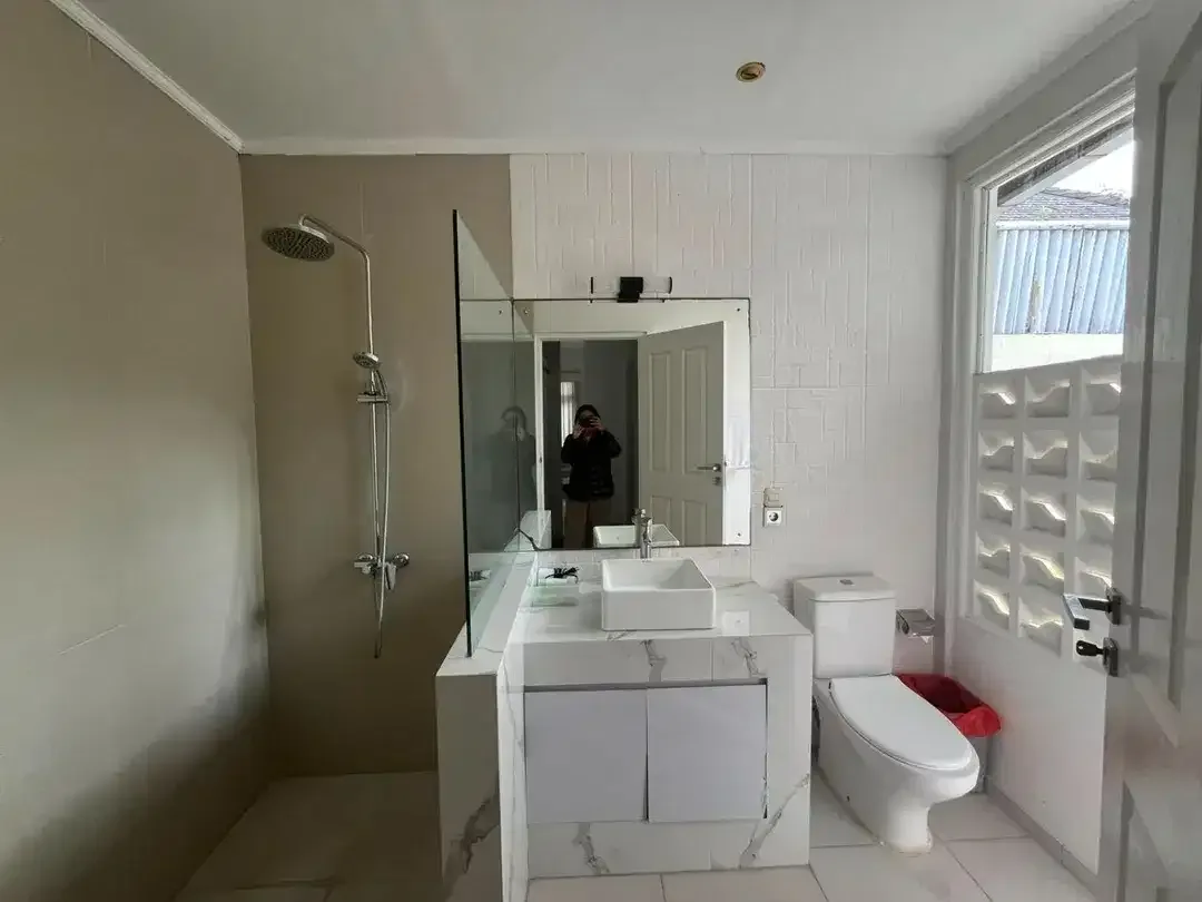 FOR SALE HOTEL BINTANG 3 KAWASAN PREMIUM DI BATUBELIG SEMINYAK - Image 6 of 10