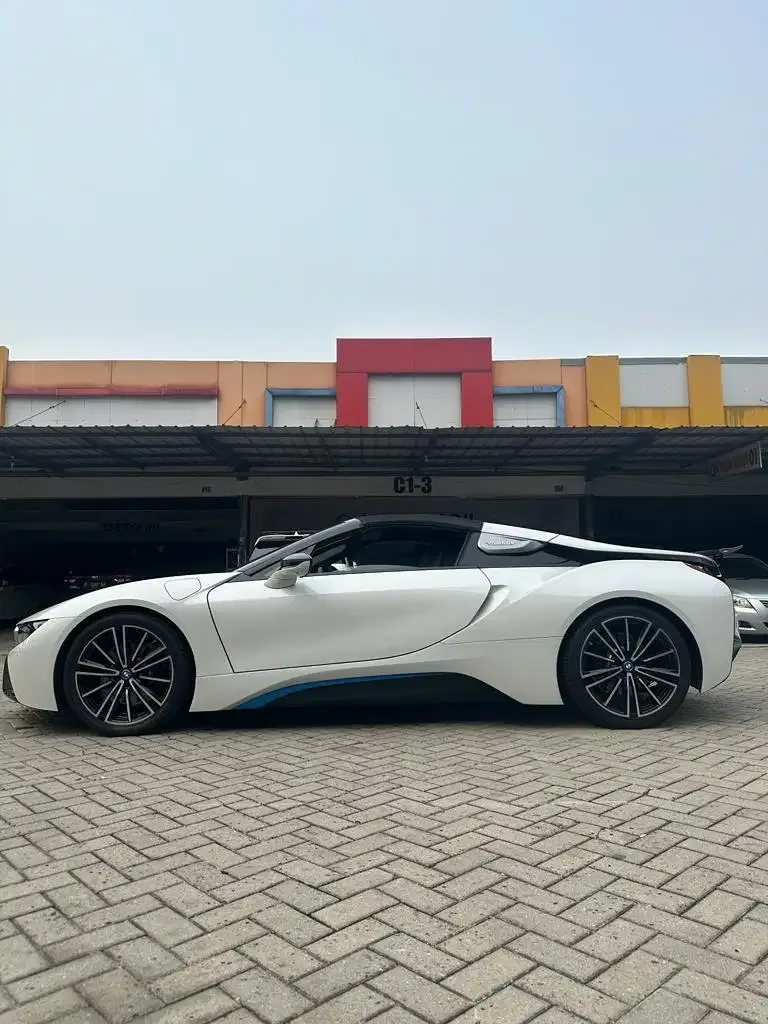 Bmw i8 Roadster - Image 8 of 10