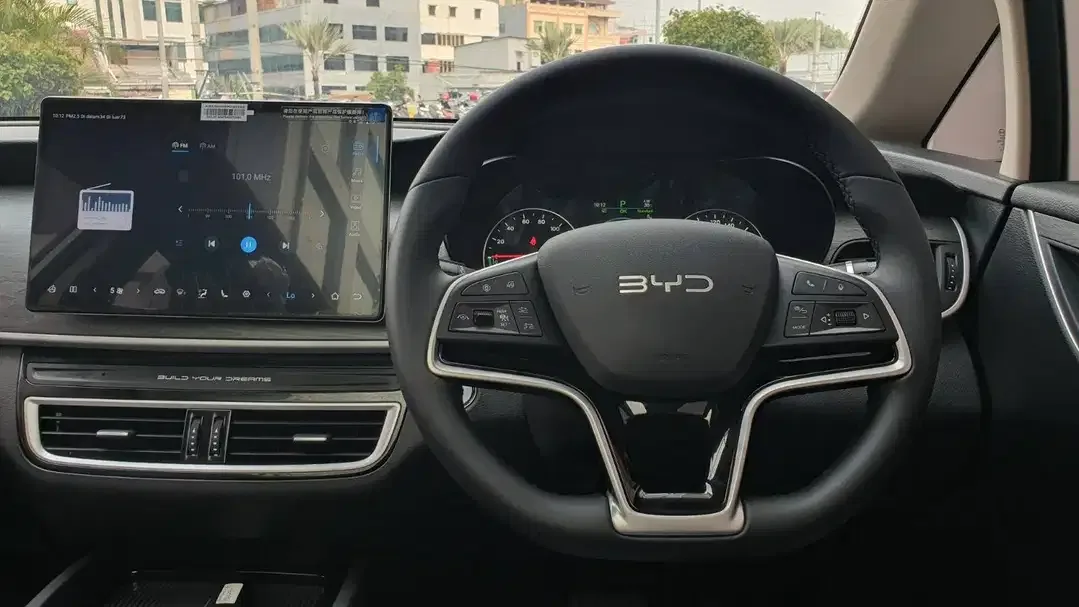[ KM 23 PERAK ] BYD M6 M 6 Superior Captain 6 Seater EV 2025/2026 - Image 9 of 10