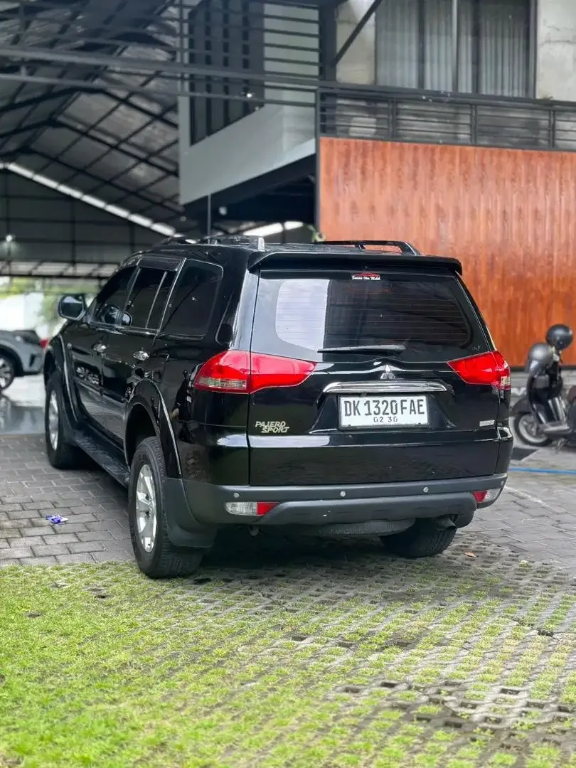 PAJERO DAKAR SPORT 2014 MATIC DIESEL LOW KM ISTIMEWA - Image 4 of 10
