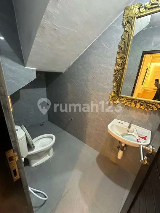 Siap Huni, Rumah, 2 Lantai, Dekat Pusat Perbelanjaan, Yt - Image 4 of 4