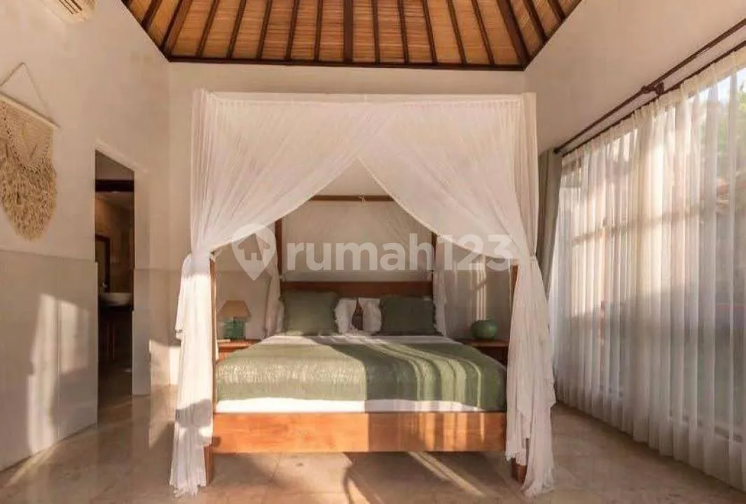 Villa di Kayu Tulang Strategis Furnish Pool Akses Pantai, Canggu - Image 4 of 4