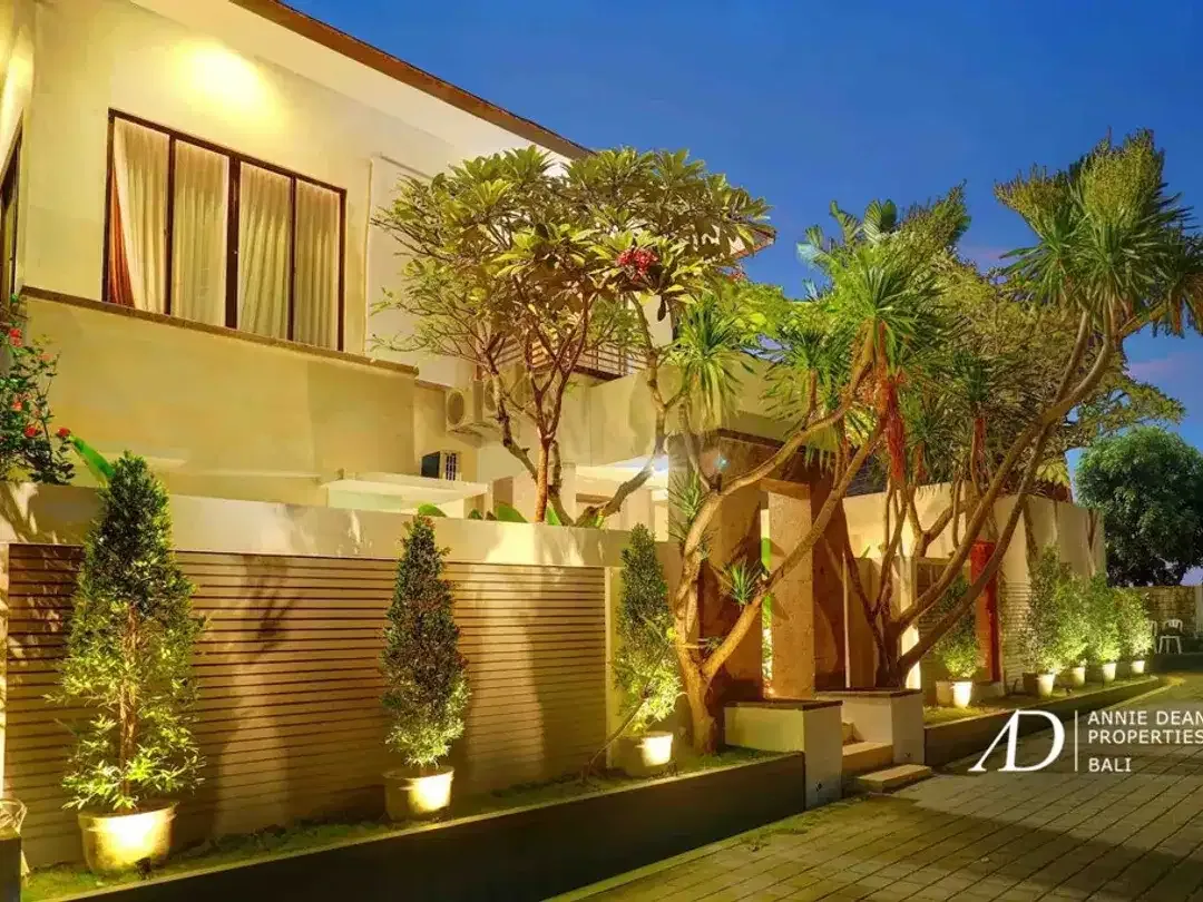 FREEHOLD | MODERN BALINESE-STYLE VILLA IN PETITENGET - Image 4 of 10