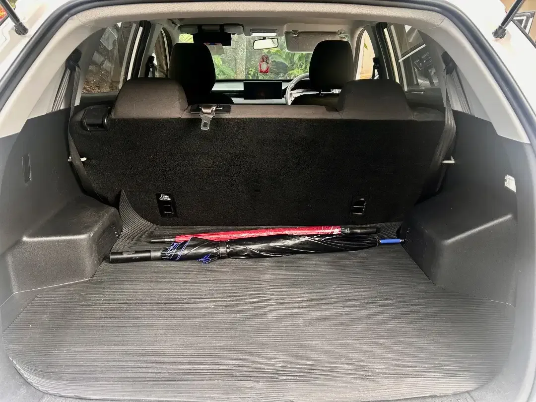 Wuling Alvez 2023 CE Matic Tangan Pertama - Image 8 of 9