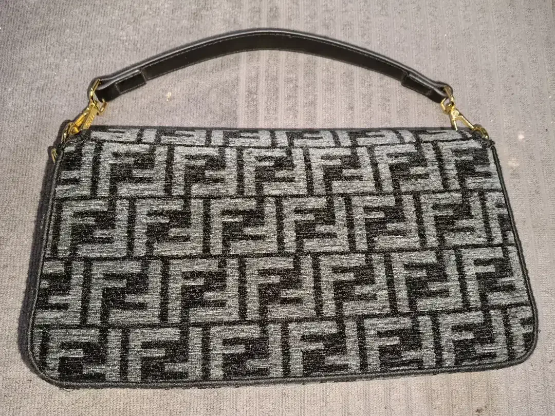 Tas FENDI BAGUETTE Jacquard Medium bag and shoulder - Image 4 of 10