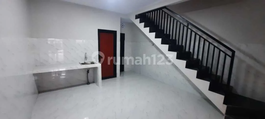Sewa Rumah Baru 2Lt, 2Kt+2Km, Garasi Luas - Image 3 of 4