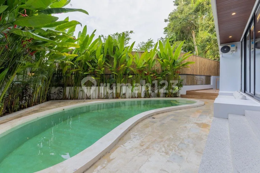 Villa 4 Bedroom Pererenan. Rice Field View - Quiet Area - Image 3 of 4