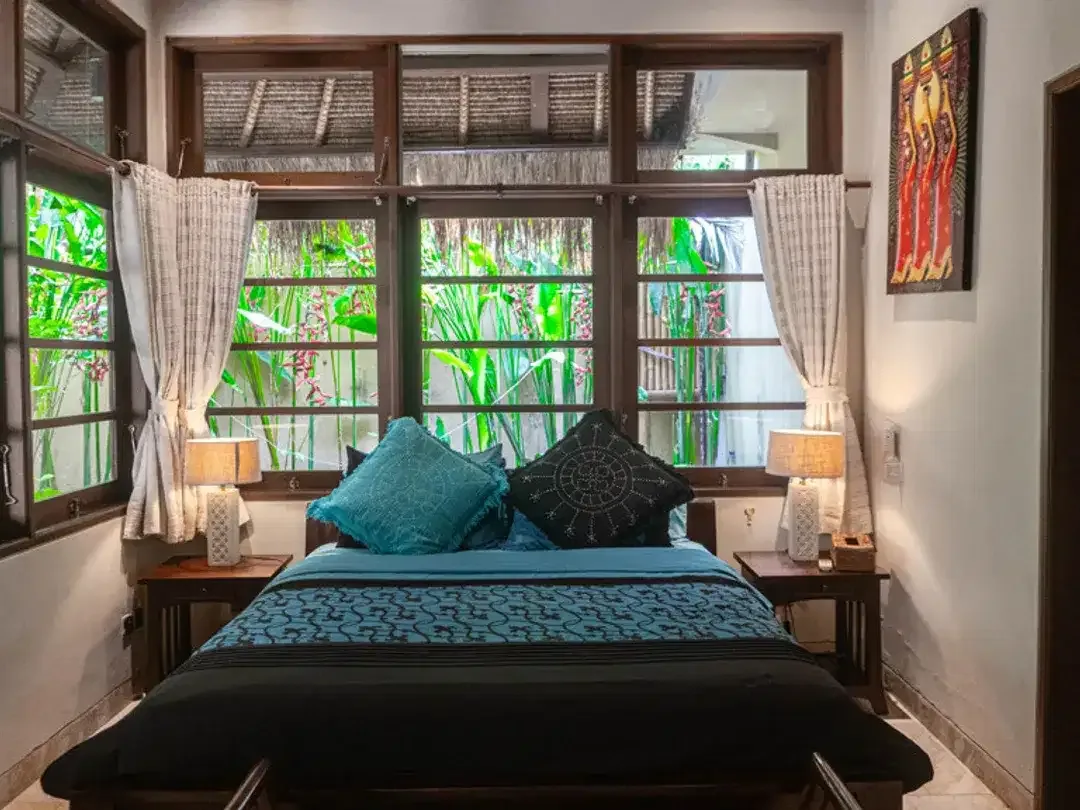 Leasehold - Tropical Estate with Huge Garden - Walking Distance to Berawa Beach, Canggu, Bali - Image 4 of 10