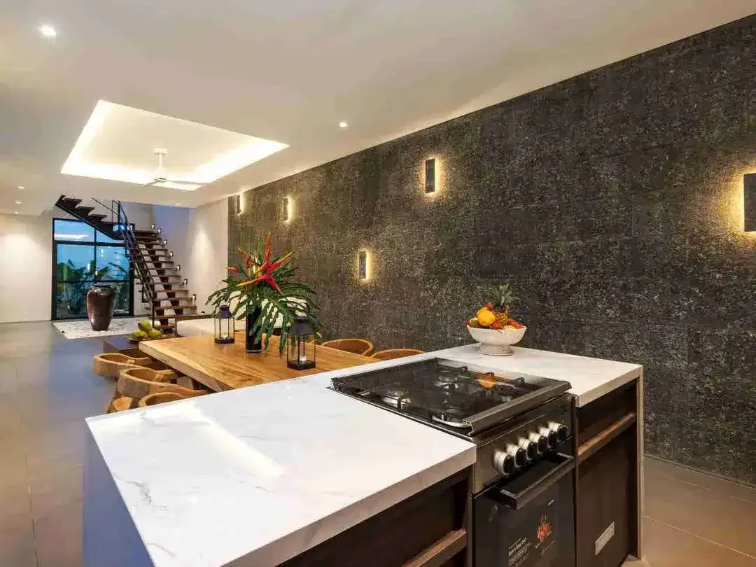 DIJUAL / FREEHOLD : 3 Unit Luxury Villas Canggu, Berawa Bali - Image 9 of 10