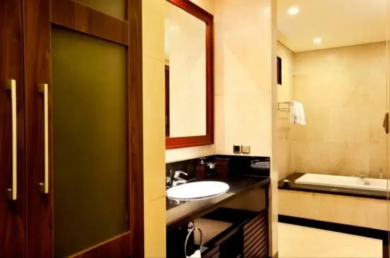 MAGNIFICENT 3 BEDROOMS VILLA DIKOTA DENPASAR - Image 7 of 10