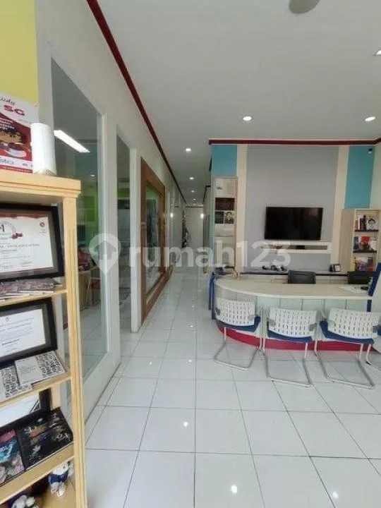 Uko 2 Lantai Pinggir Jalan Mahendradatta Denpasar Parkir Luas - Image 4 of 4