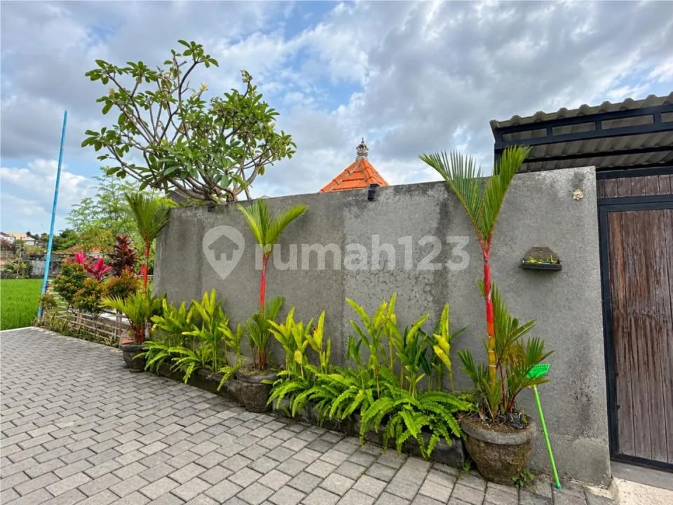 Villa Exclusive 2 Bedroom Minimalist Modern Full Furnish Near Kerobokan Bali - Image 1 of 4