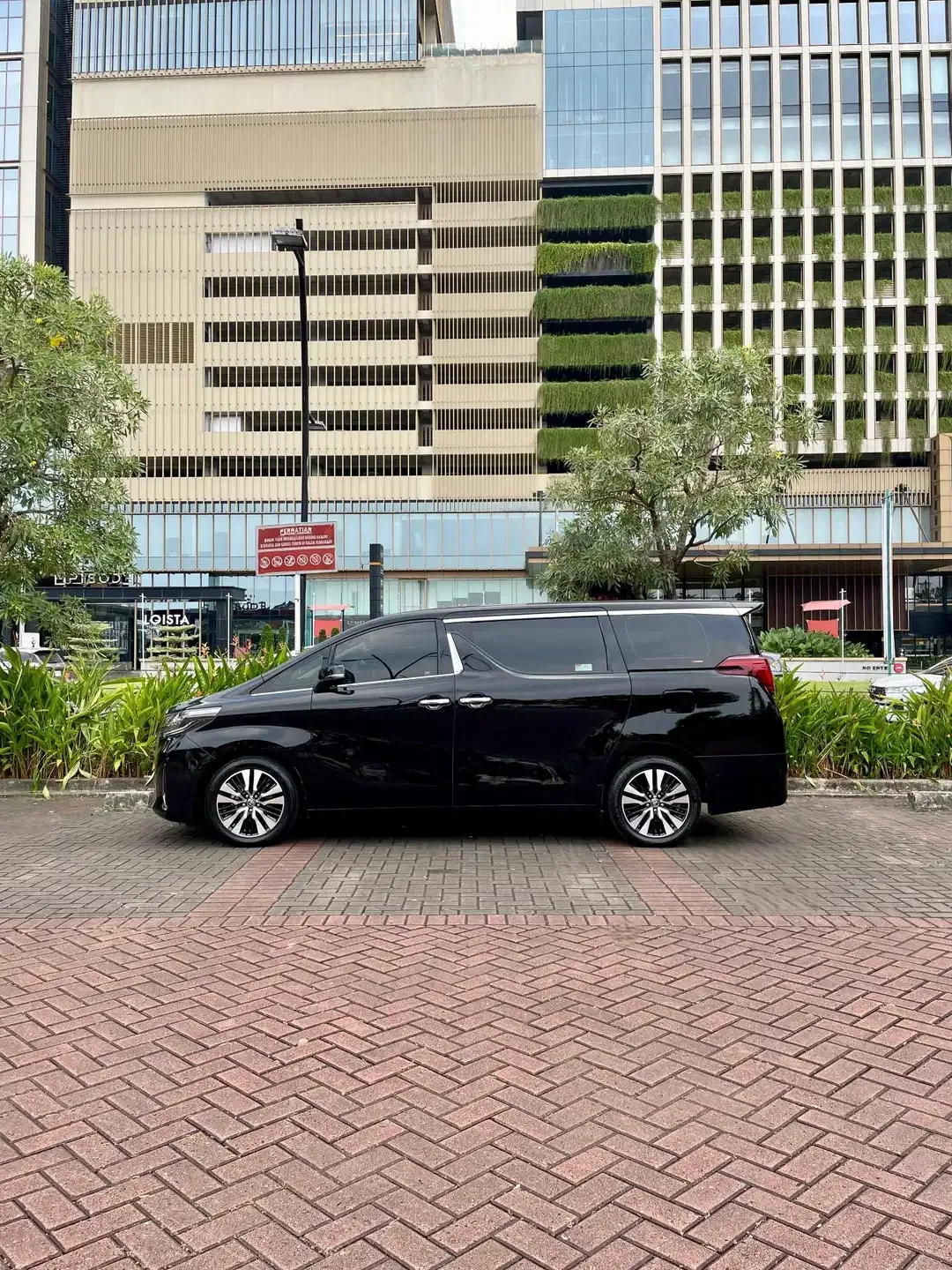 Toyota Alphard 2.5 G AT 2020 - Image 8 of 10