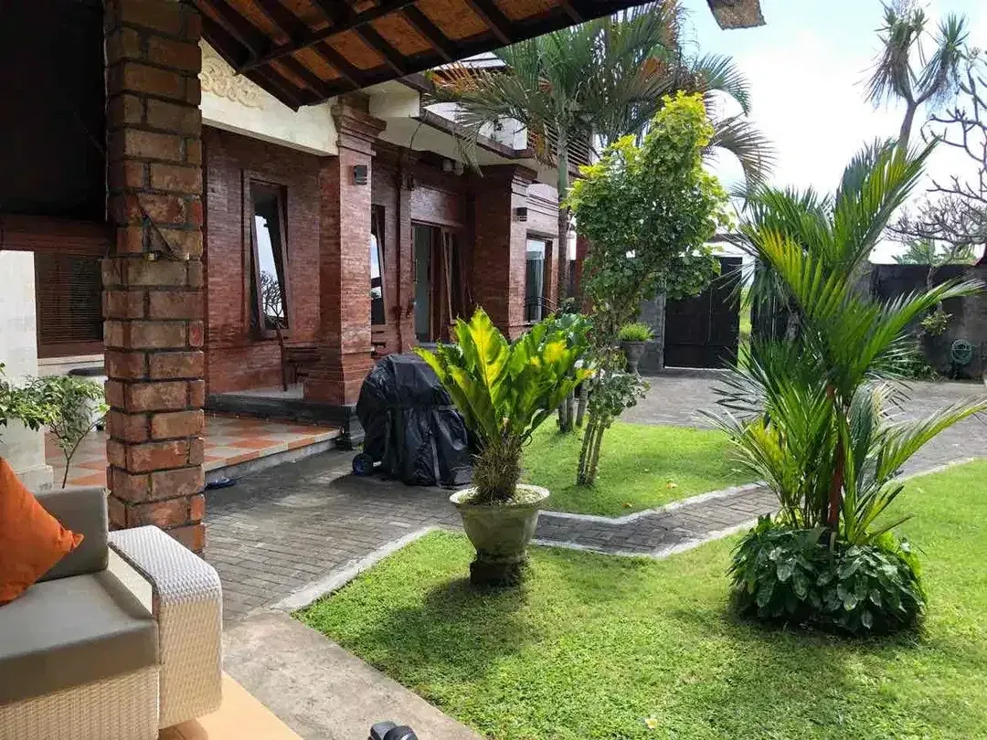 Dijual Rumah semi Villa di area pantai nyanyi dengan pemandangan sawah - Image 1 of 6