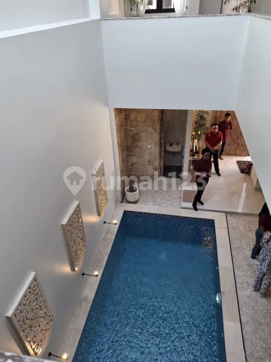 Investasi Cerdas di Villa Mewah Baru - Lingkungan Elite, Harga Istimewa - Image 4 of 4