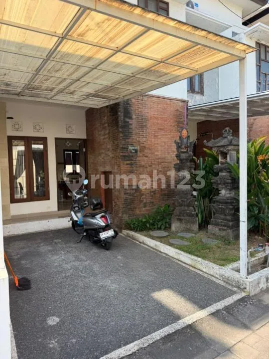 Disewakan Rumah Lantai 2 Lokasi Perumahan Irawadi Residence Panjer Denpasar Selatan - Image 3 of 4