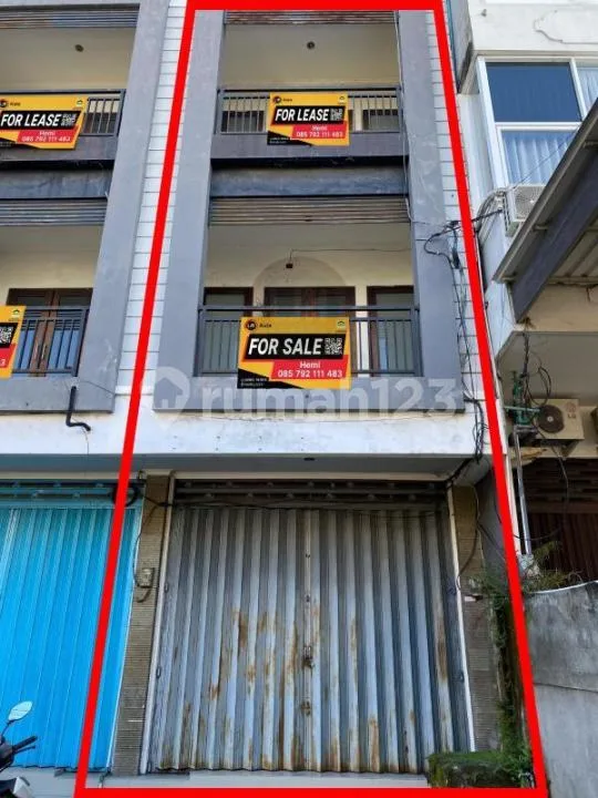 Suitable For Office or Business! Shophouse at Denpasar Barat Area, Good Access and located in busy area - Image 1 of 4