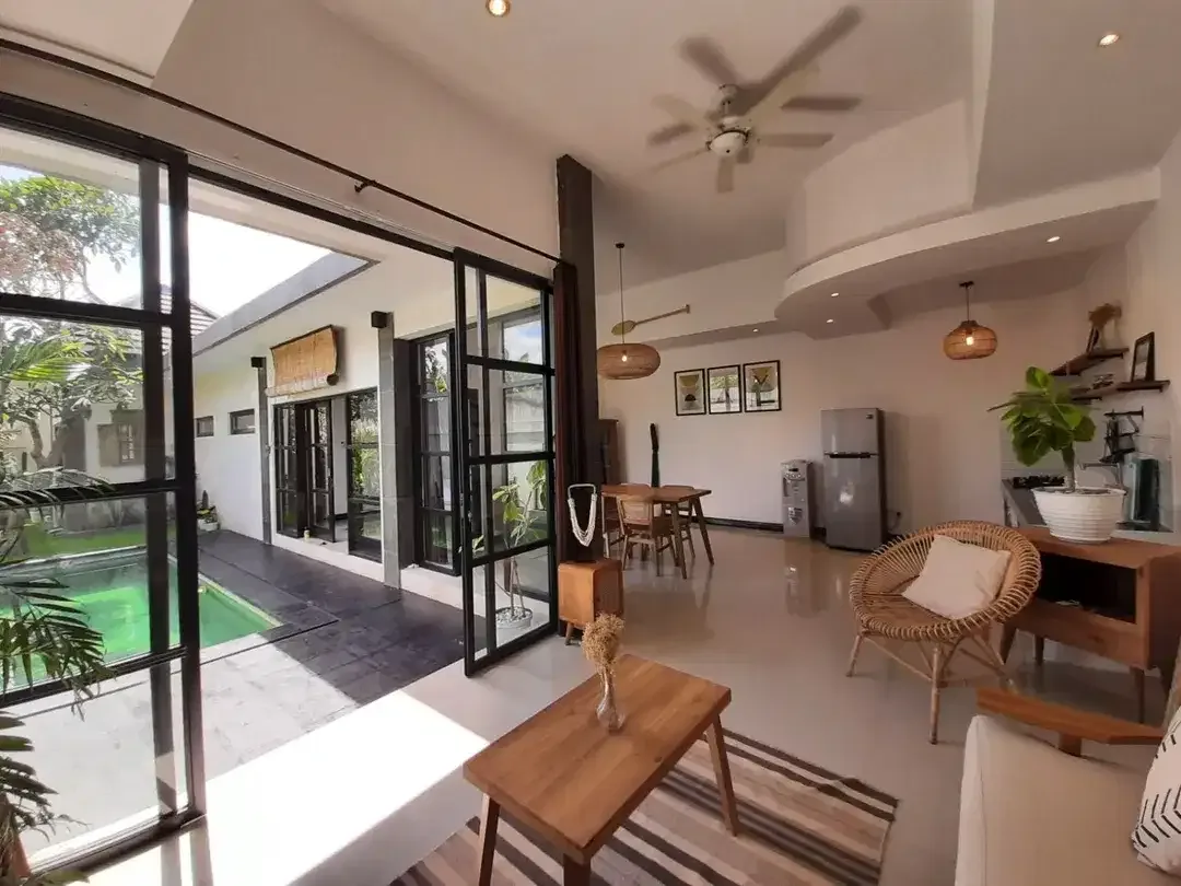 SINGLE-STOREY VILLA FOR LEASE IN PRIME SEMINYAK LOCATION - Image 3 of 10