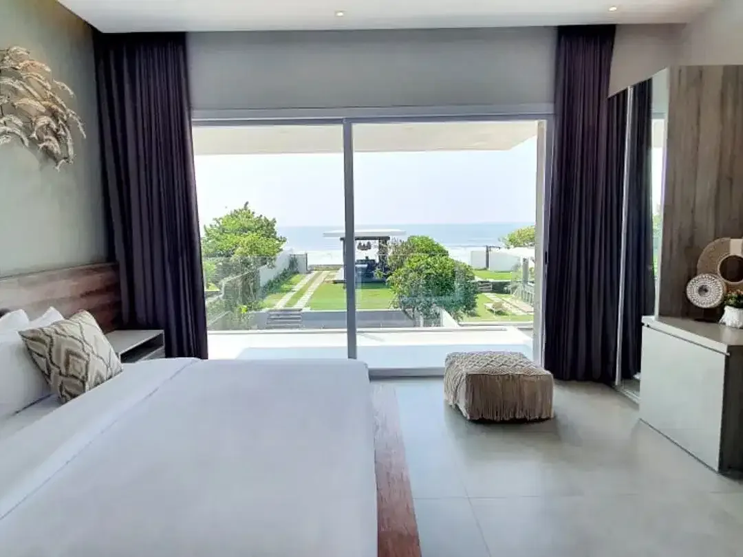 Villa Mewah Tepi Pantai di Pantai Keramas, Gianyar - Image 8 of 10