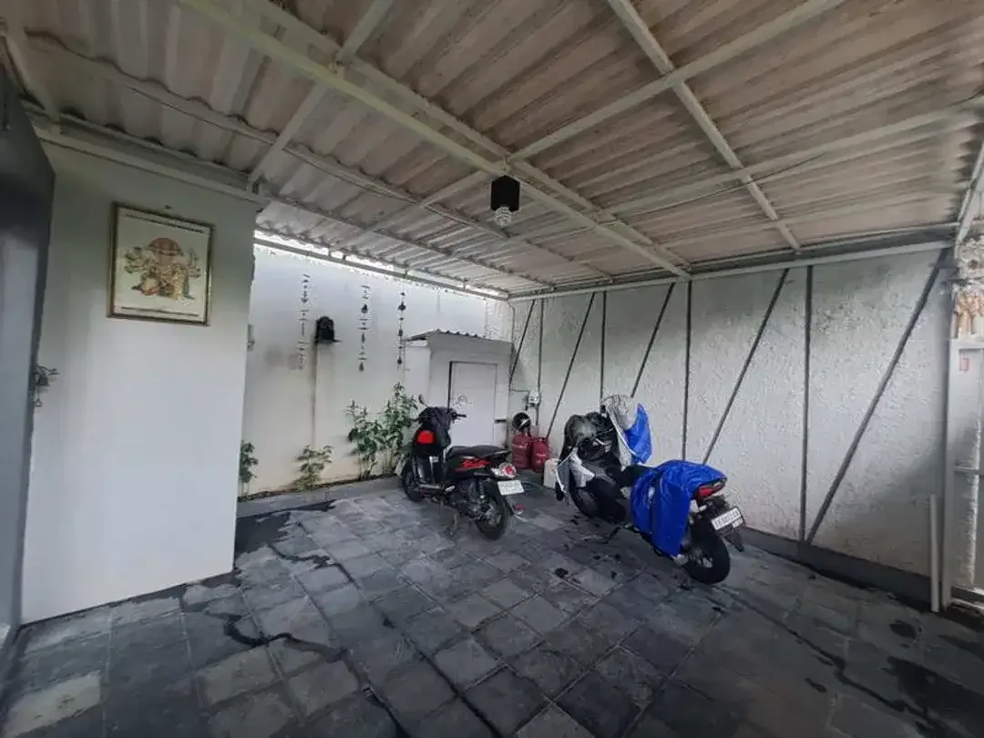 Contemporary Comfort and Prime Location - Image 10 of 10