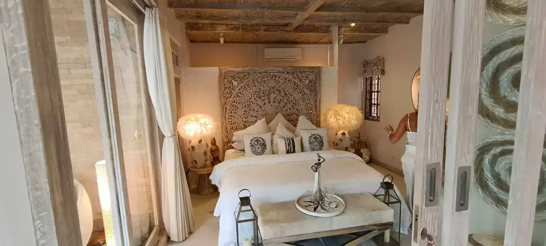 FOR SALE VILLA FULL FURNISHED LOKASI BAGUS DI SEMINYAK - Image 7 of 10