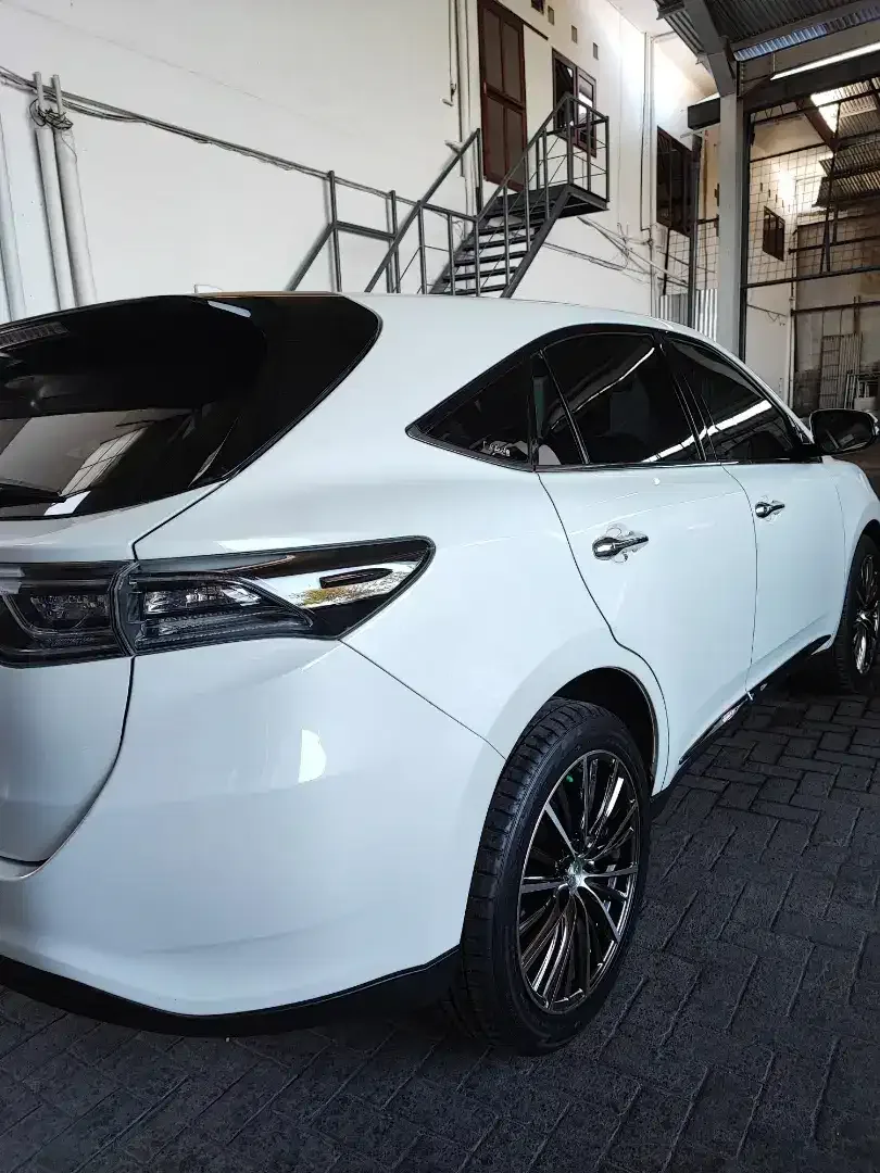 Toyota Harrier 2015 - Image 5 of 7